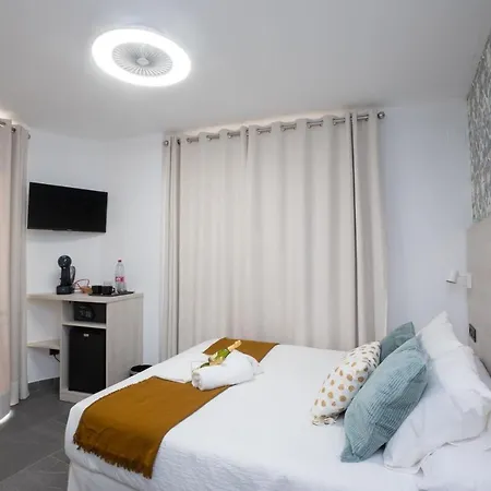 Nerja-centro-jacuzzi- Mirador De La Ermita- Adults Recommended Pensionat