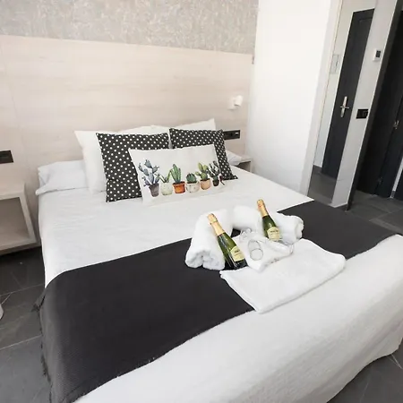 Pensionat Nerja-centro-jacuzzi- Mirador De La Ermita- Adults Recommended Nerja