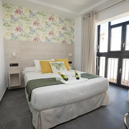 Nerja-centro-jacuzzi- Mirador De La Ermita- Adults Recommended 3*