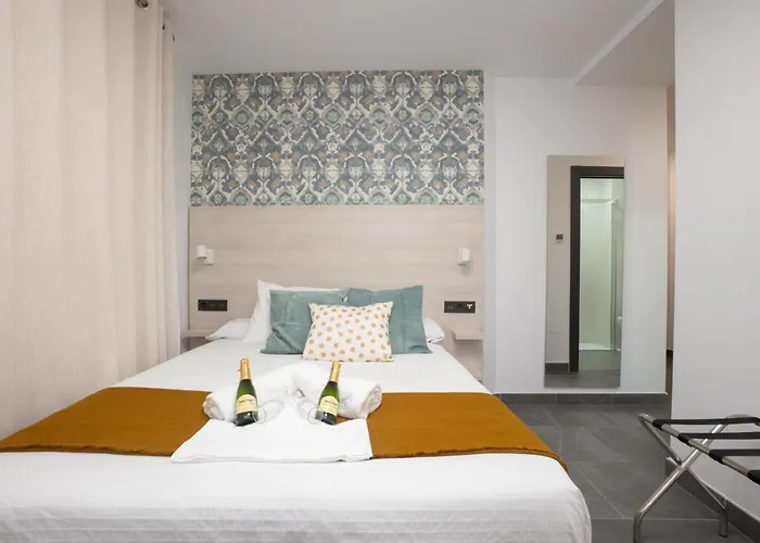 Nerja-centro-jacuzzi- Mirador De La Ermita- Adults Recommended 3*