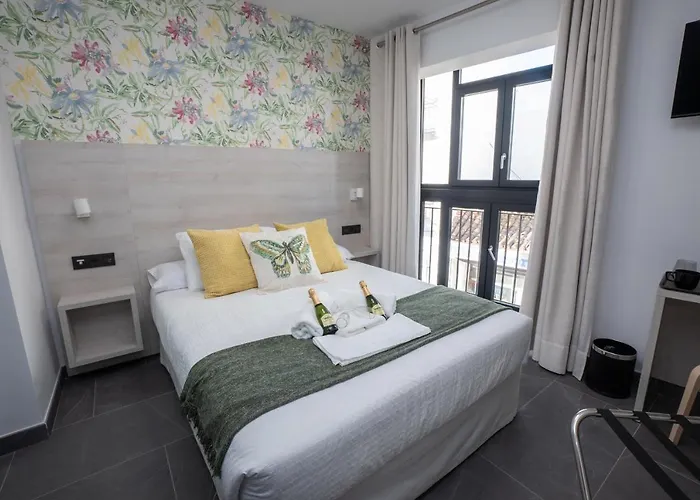 게스트하우스 Nerja-centro-jacuzzi- Mirador De La Ermita- Adults Recommended