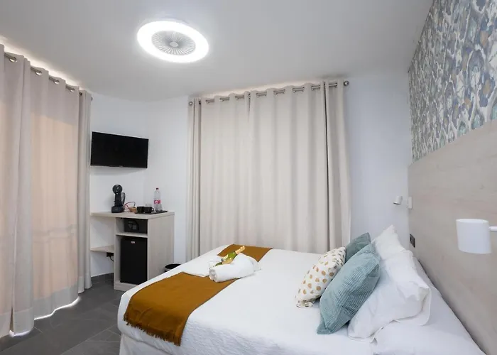 Nerja-centro-jacuzzi- Mirador De La Ermita- Adults Recommended 게스트하우스