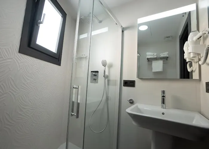 Nerja-centro-jacuzzi- Mirador De La Ermita- Adults Recommended 네르하