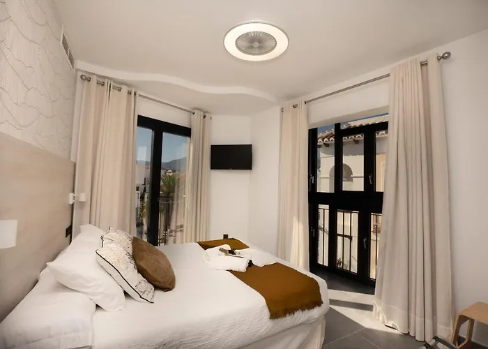 게스트하우스 Nerja-centro-jacuzzi- Mirador De La Ermita- Adults Recommended 네르하