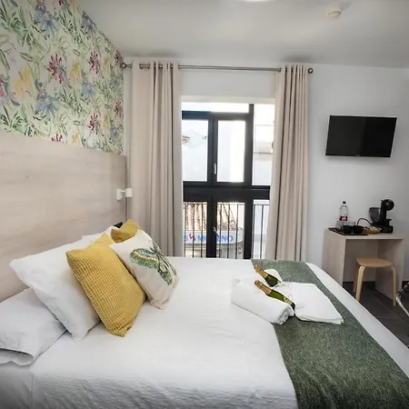 招待所 Nerja-centro-jacuzzi- Mirador De La Ermita- Adults Recommended 内尔哈