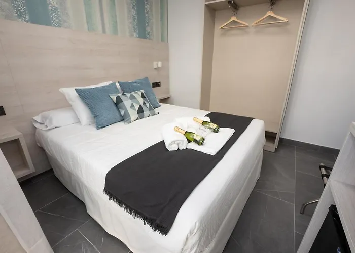 Nerja-centro-jacuzzi- Mirador De La Ermita- Adults Recommended 3*