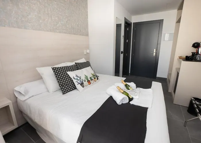 Nerja-centro-jacuzzi- Mirador De La Ermita- Adults Recommended Nerja