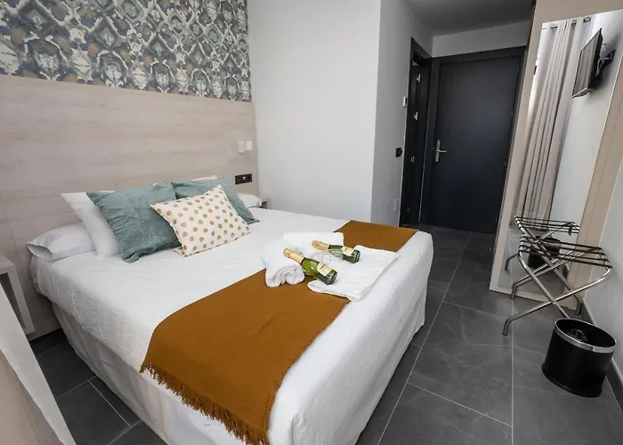 Pensión Nerja-centro-jacuzzi- Mirador De La Ermita- Adults Recommended Nerja