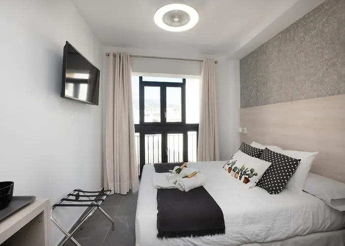 Pensión Nerja-centro-jacuzzi- Mirador De La Ermita- Adults Recommended 3*