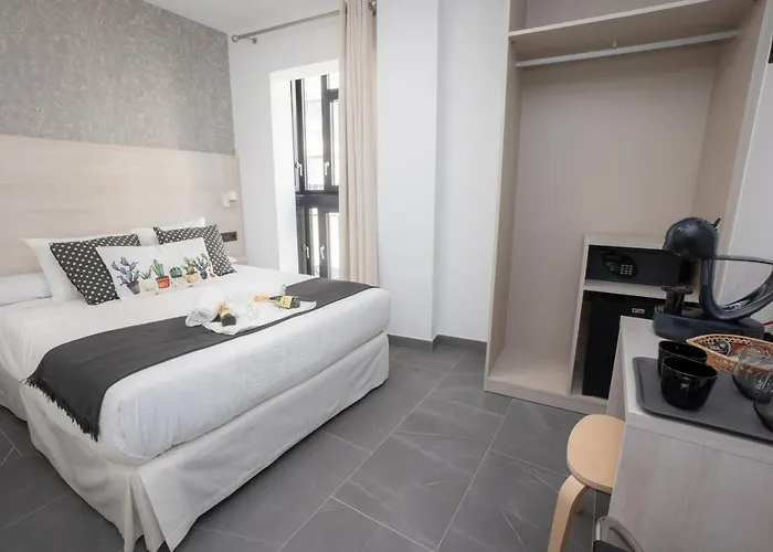 Πανσιόν Nerja-centro-jacuzzi- Mirador De La Ermita- Adults Recommended Nerja