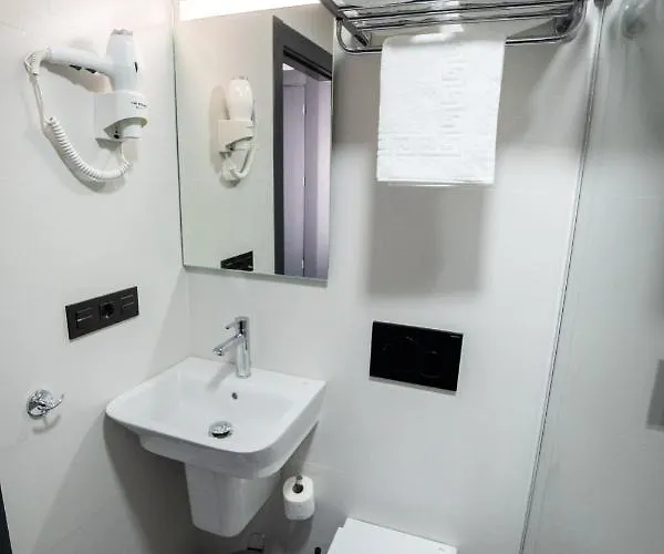 Pensión Nerja-centro-jacuzzi- Mirador De La Ermita- Adults Recommended