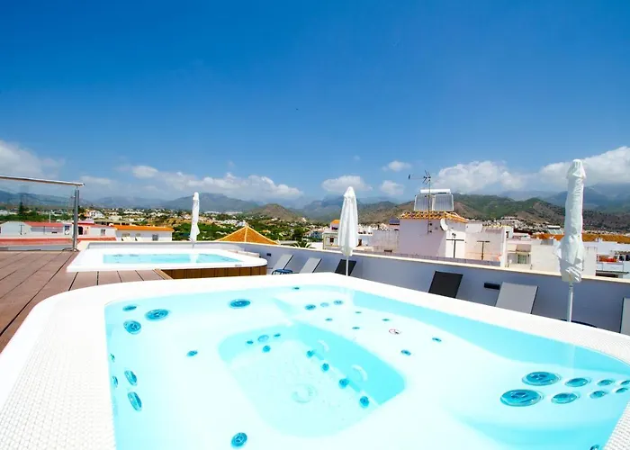 Nerja-centro-jacuzzi- Mirador De La Ermita- Adults Recommended Pensión 3*