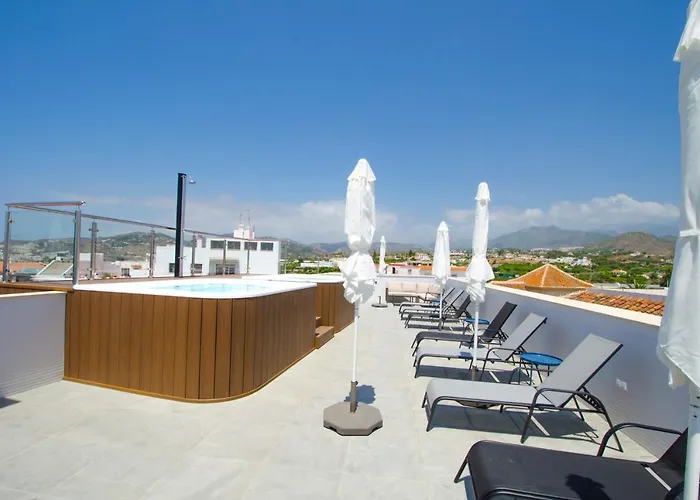 Nerja-centro-jacuzzi- Mirador De La Ermita- Adults Recommended Πανσιόν